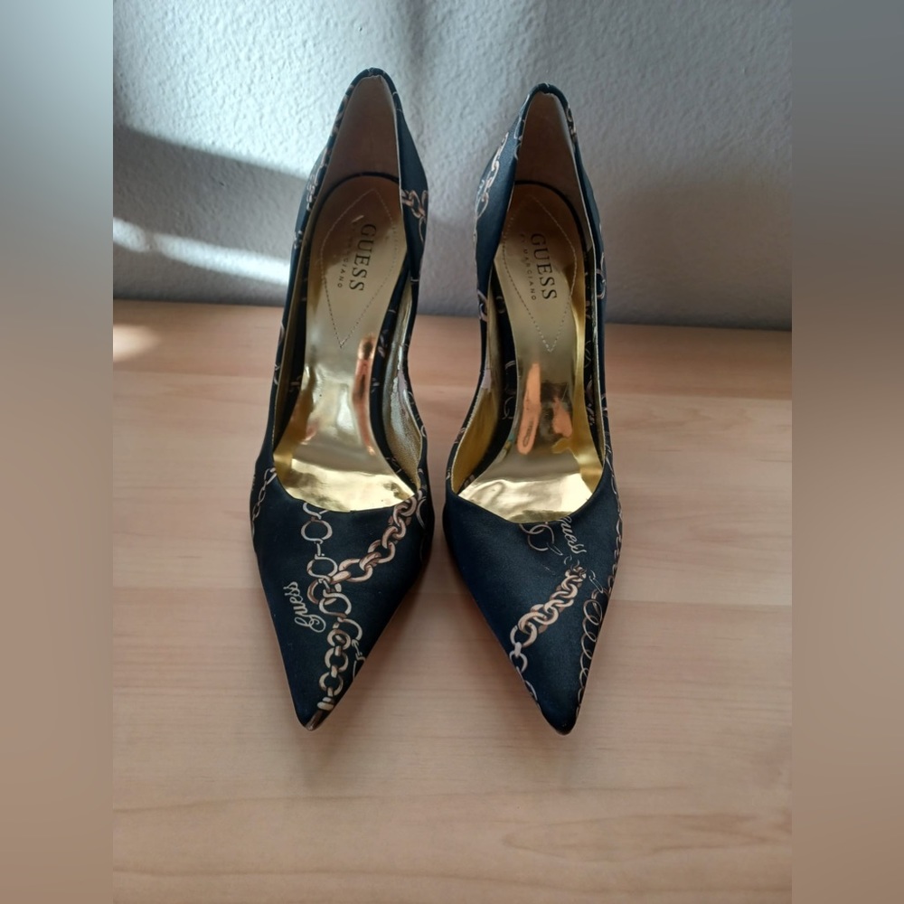 High heels GUESS